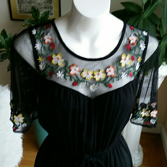 True Destiny floral embroidered black dress size Medium - Picture 2 of 8